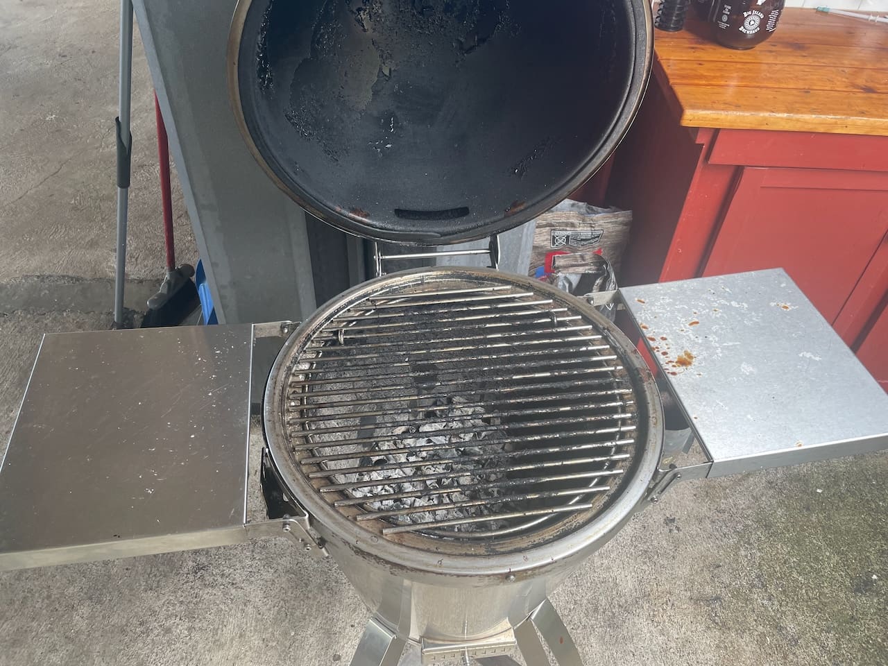 A grill sitting on top of a table.